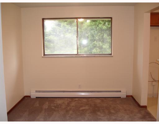 39 Vidoni Road Imperial, PA 15126 - Photo 3 of 8 Dining Room.