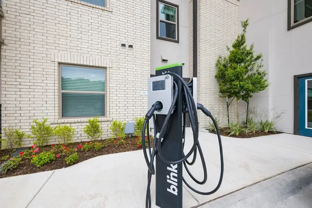 $1,390 | 1888 Brittmoore Road, Unit 1447, Houston, TX 77043