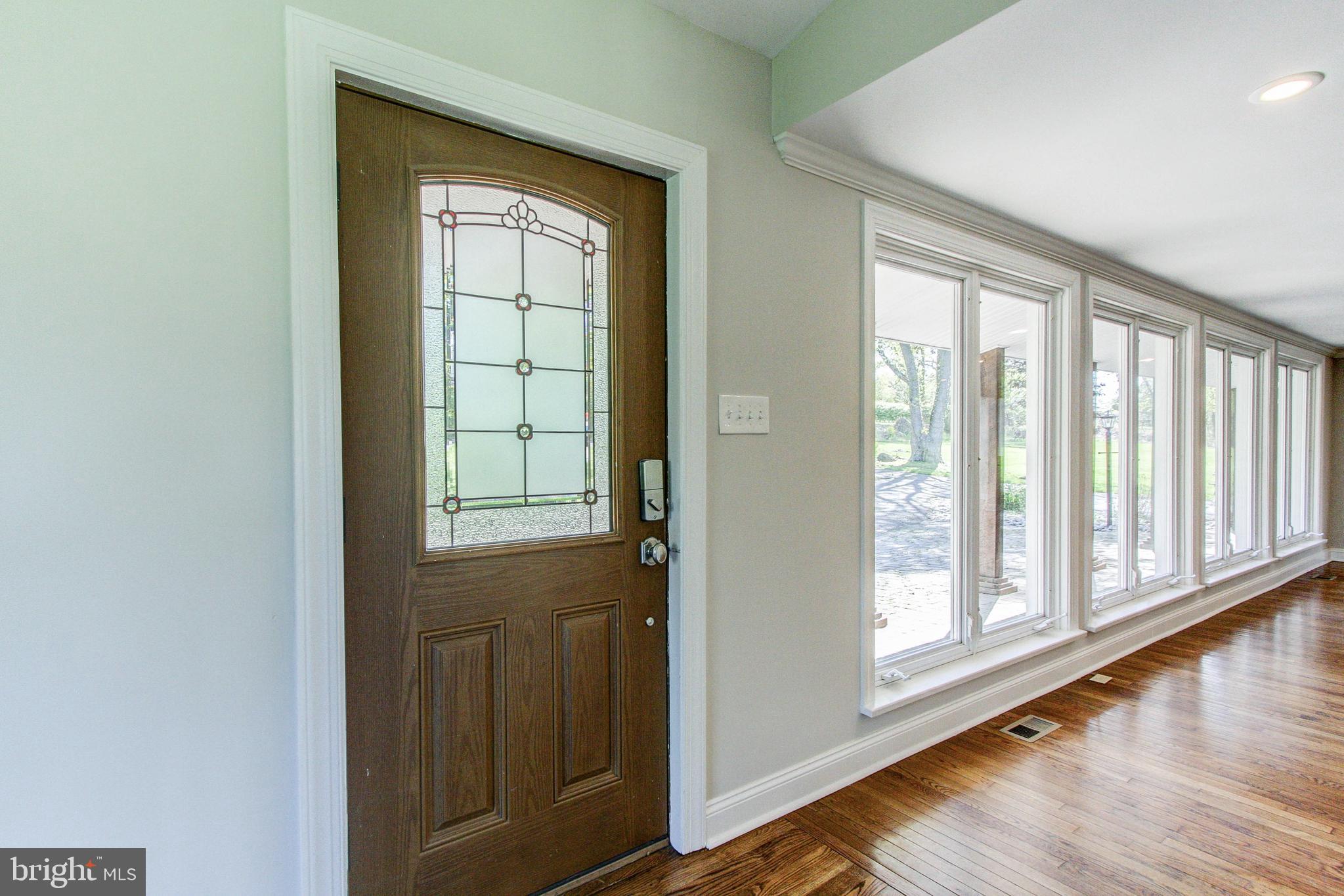 Foyer Entry to Open Main Level