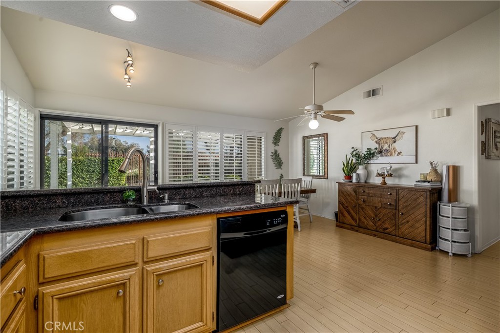 41552 Willow Run Road Temecula, CA 92591 - Photo 9 of 38