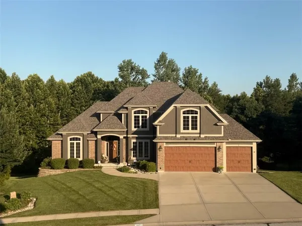 $765,000 | 7825 North Kirkwood Avenue, Kansas City, MO 64151