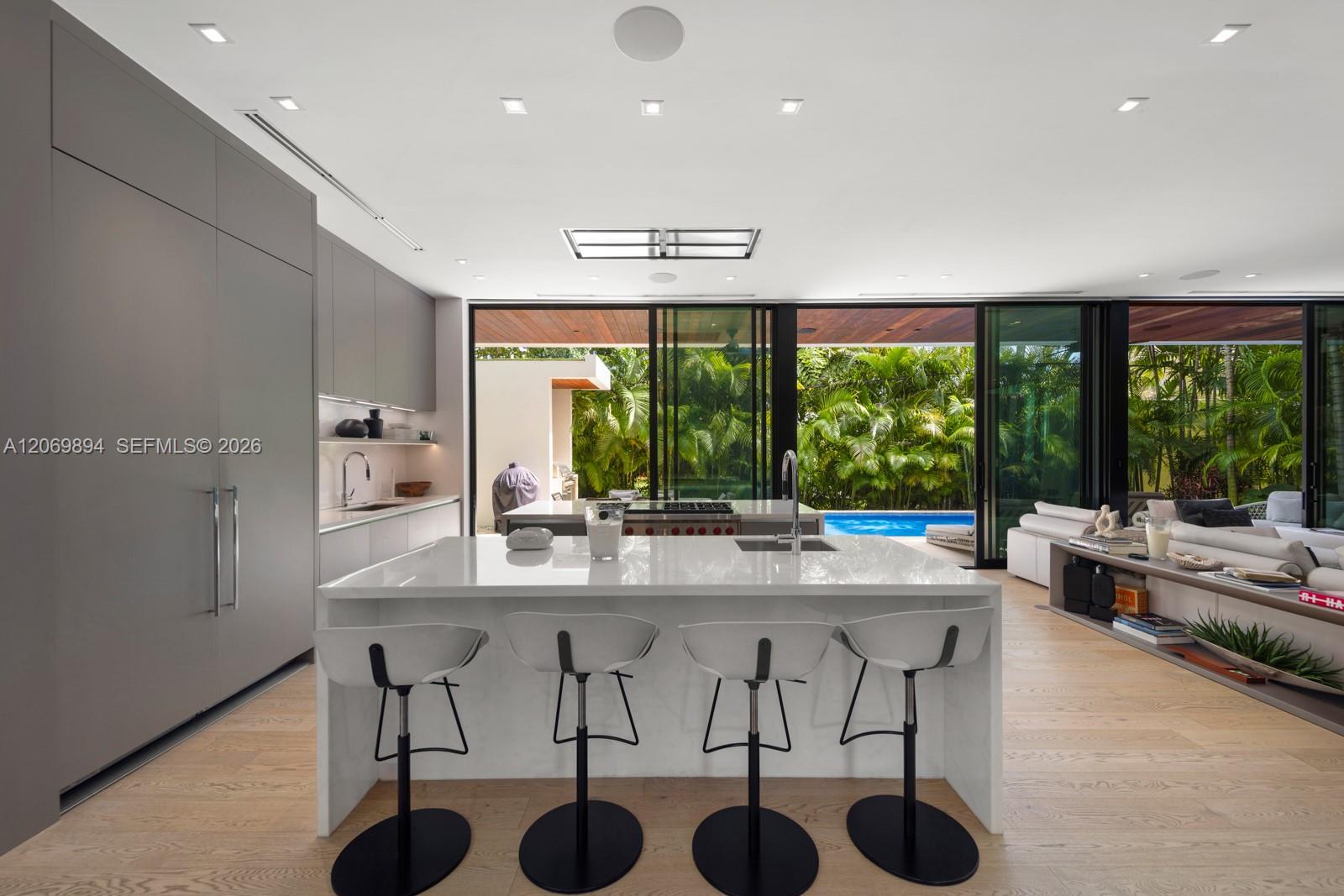 6015 North Bay Road Miami Beach, FL 33140 - Photo 12 of 40 Gallery Image 12