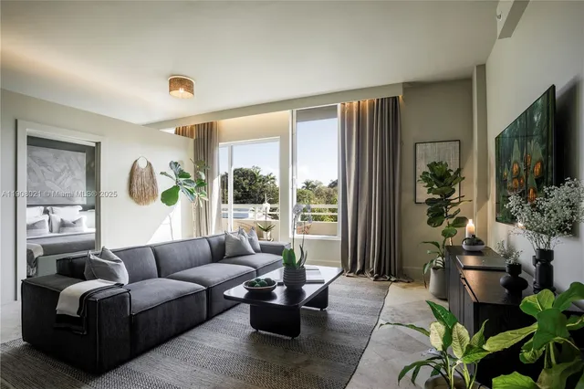 $848,000 | 3250 Grand Avenue, Unit 306, Miami, FL 33133