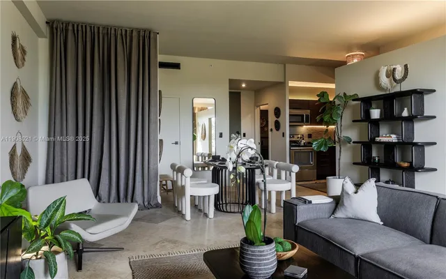 $848,000 | 3250 Grand Avenue, Unit 306, Miami, FL 33133