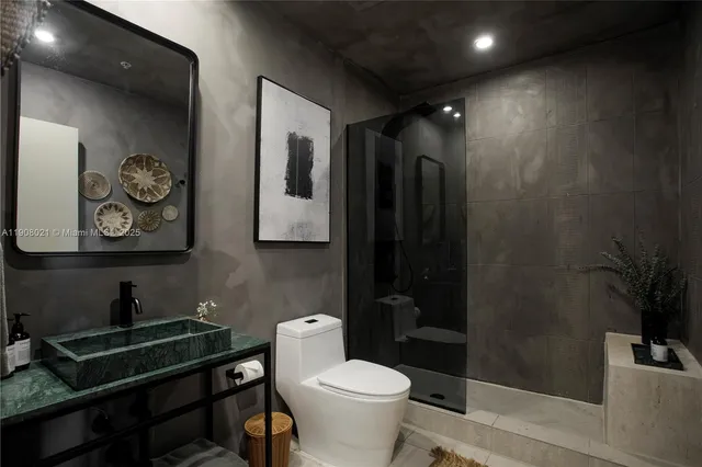 $848,000 | 3250 Grand Avenue, Unit 306, Miami, FL 33133