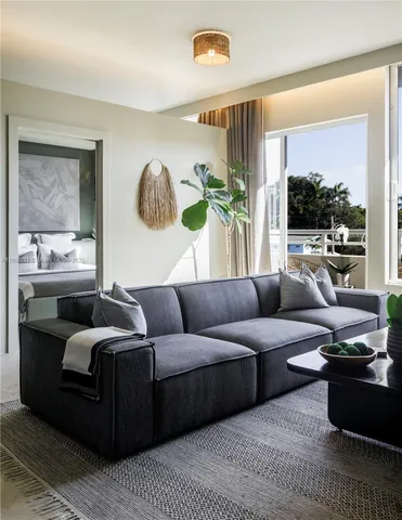 $848,000 | 3250 Grand Avenue, Unit 306, Miami, FL 33133