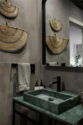 $848,000 | 3250 Grand Avenue, Unit 306, Miami, FL 33133