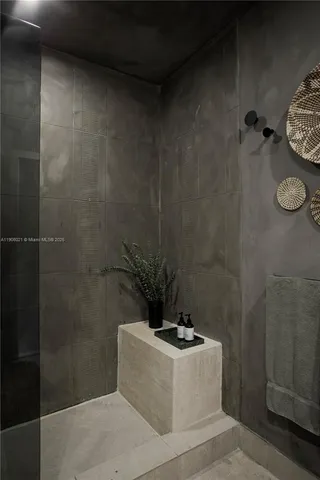 $848,000 | 3250 Grand Avenue, Unit 306, Miami, FL 33133