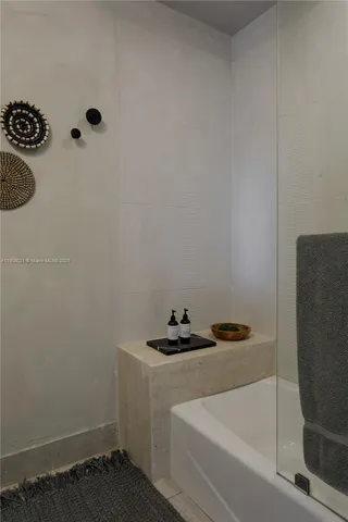 $848,000 | 3250 Grand Avenue, Unit 306, Miami, FL 33133