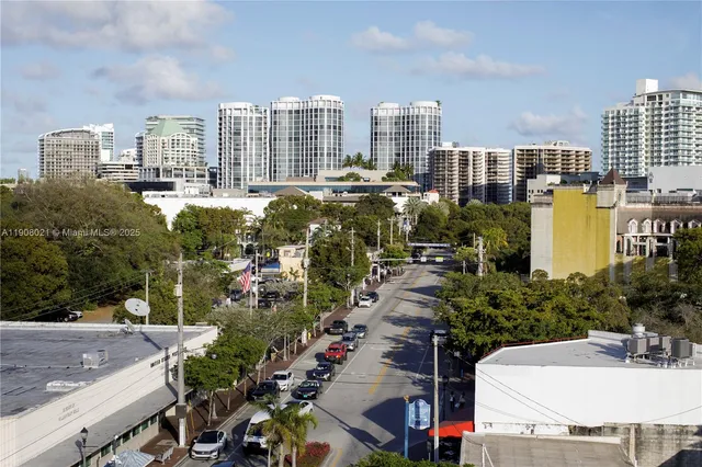 $848,000 | 3250 Grand Avenue, Unit 306, Miami, FL 33133