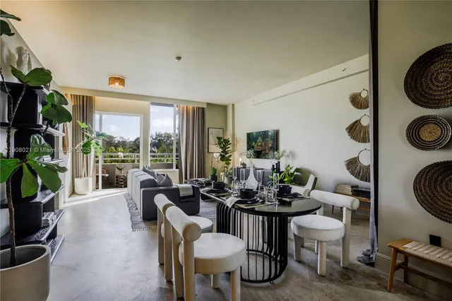 $848,000 | 3250 Grand Avenue, Unit 306, Miami, FL 33133