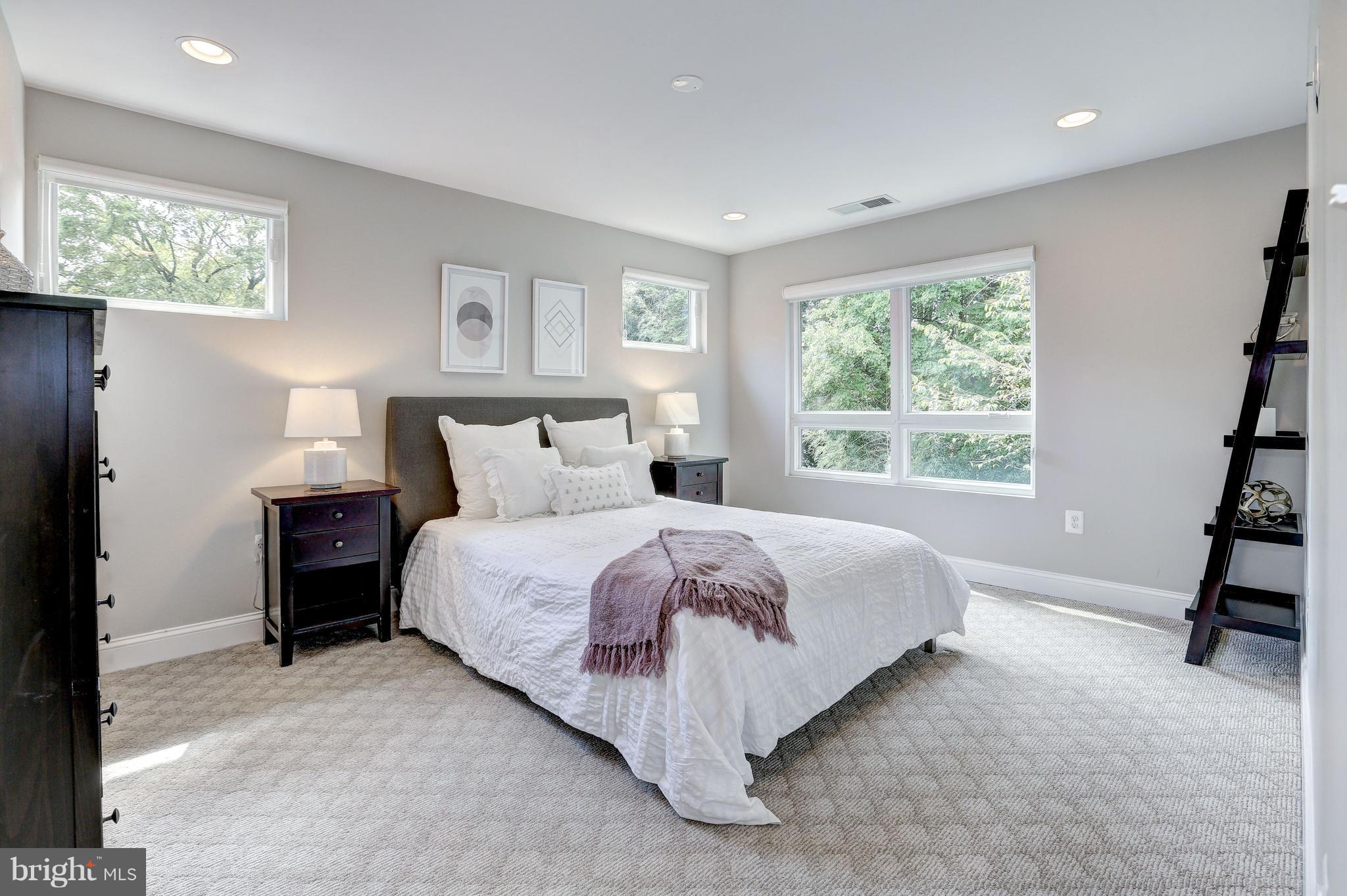 4908 River Road Bethesda, MD 20816 - Photo 11 of 26 Spacious master w/ cozy carpeting