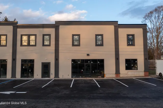 $6,000 | 1859 Western Avenue, Unit 101, Guilderland, NY 12203