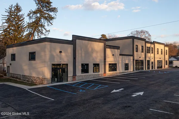 $6,000 | 1859 Western Avenue, Unit 101, Guilderland, NY 12203