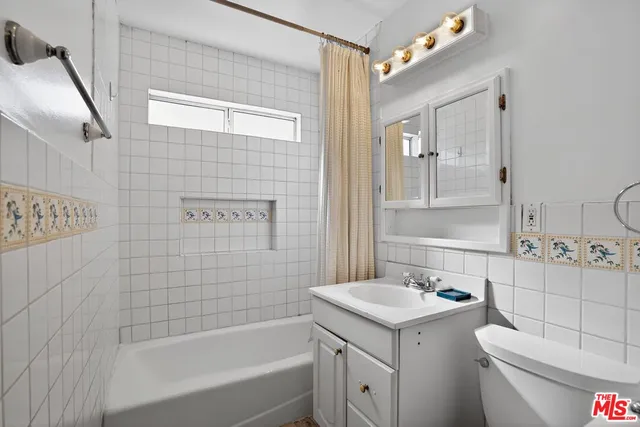 $4,200 | 4055 Moore Street, Los Angeles, CA 90066