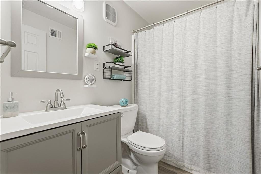 551 Sloop Road, Unit 67 Pittsburgh, PA 15237 - Photo 28 of 39 Nicely updated bathroom right off of the primary.