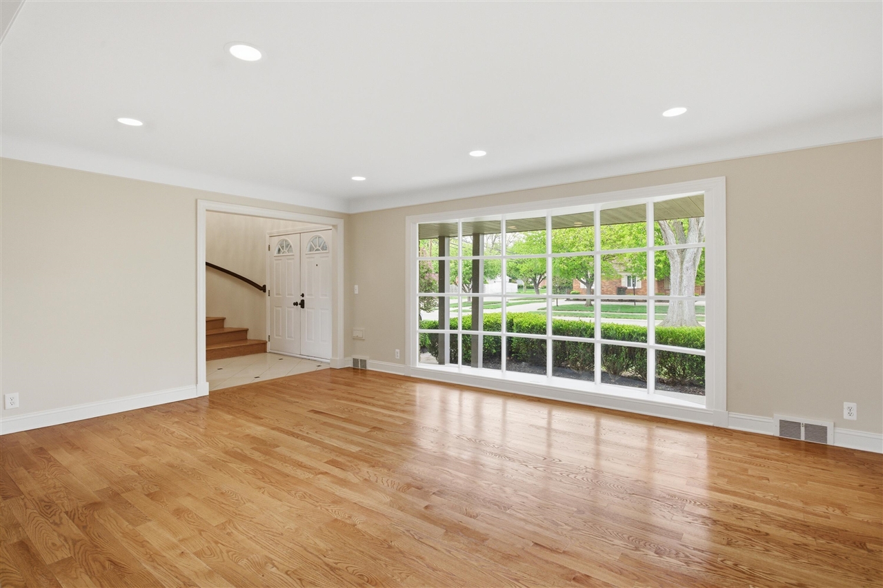653 Perrien Place Grosse Pointe, MI 48236 - Photo 12 of 54