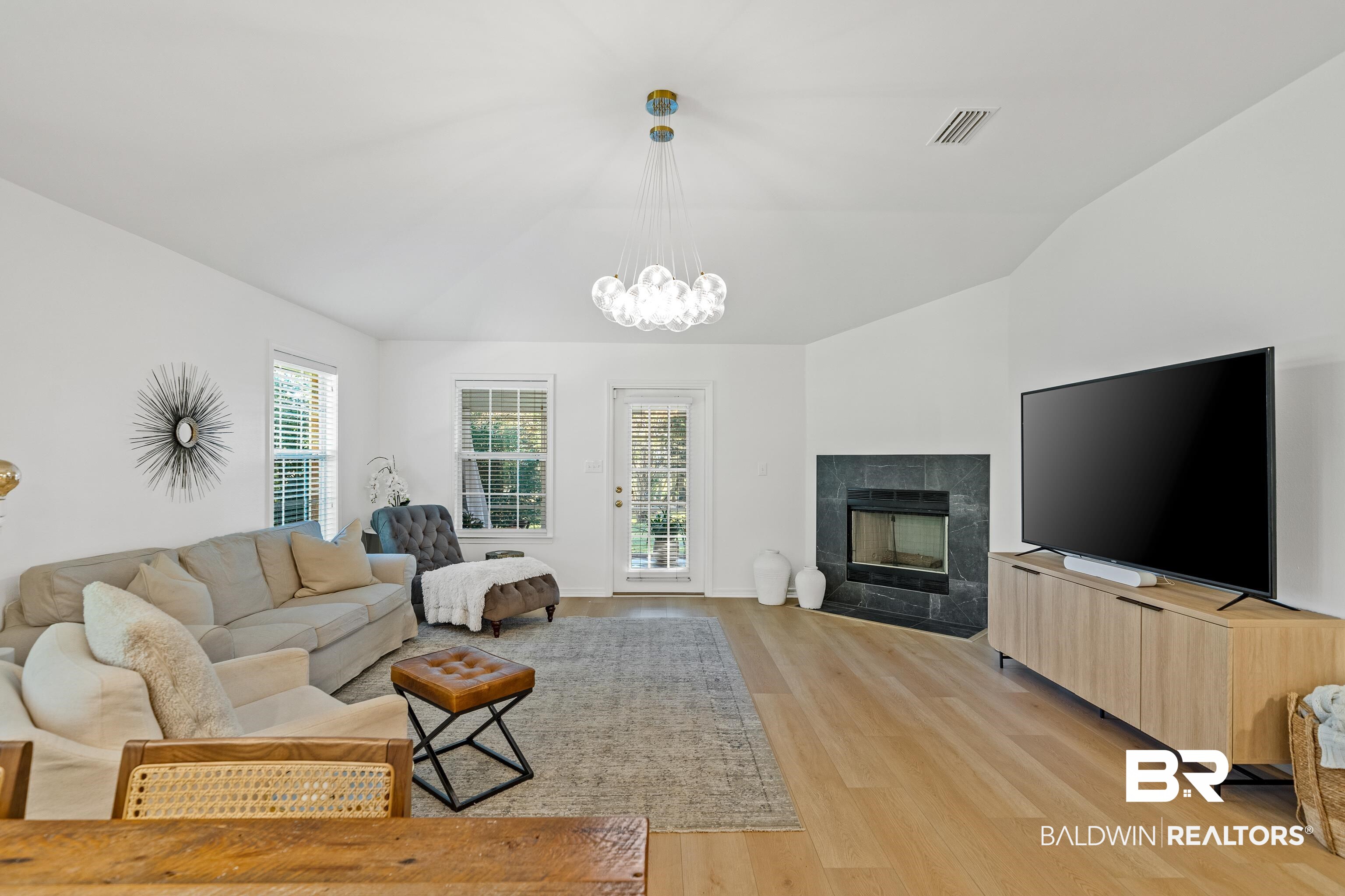 142 Kemper Lane Fairhope, AL 36532 - Photo 8 of 24 Living Room
