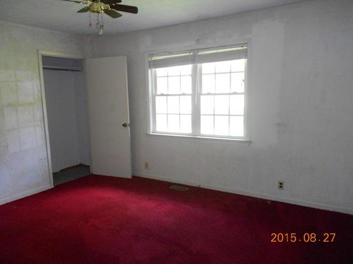 144 Shannon Road Jacksboro, TN 37757 - Photo 9 of 12 050