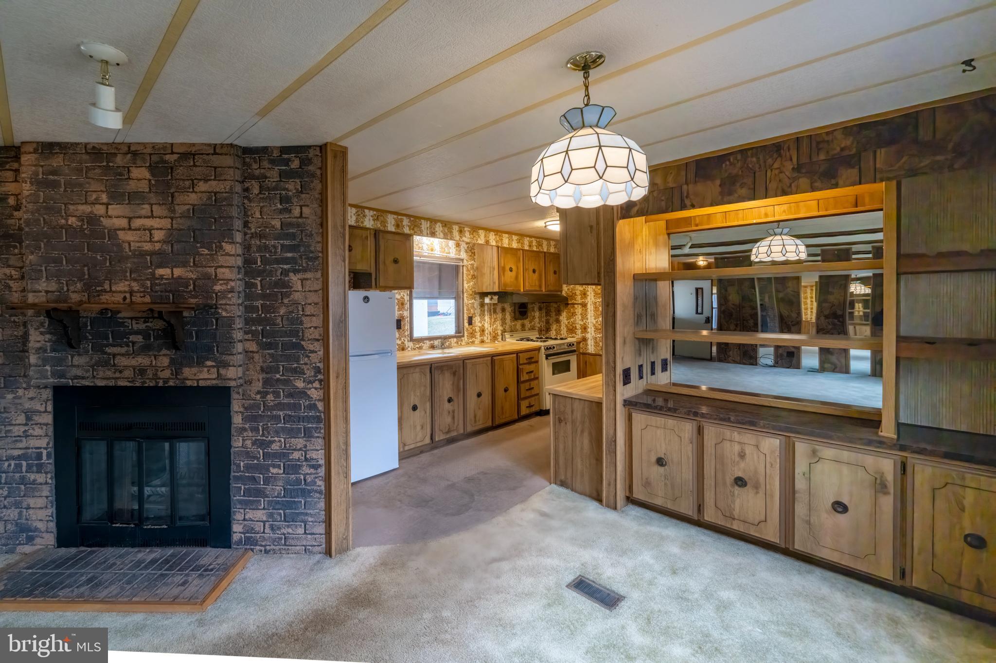 9 Oak Drive Spring City, PA 19475 - Photo 12 of 25 Dining Area into Kitchen