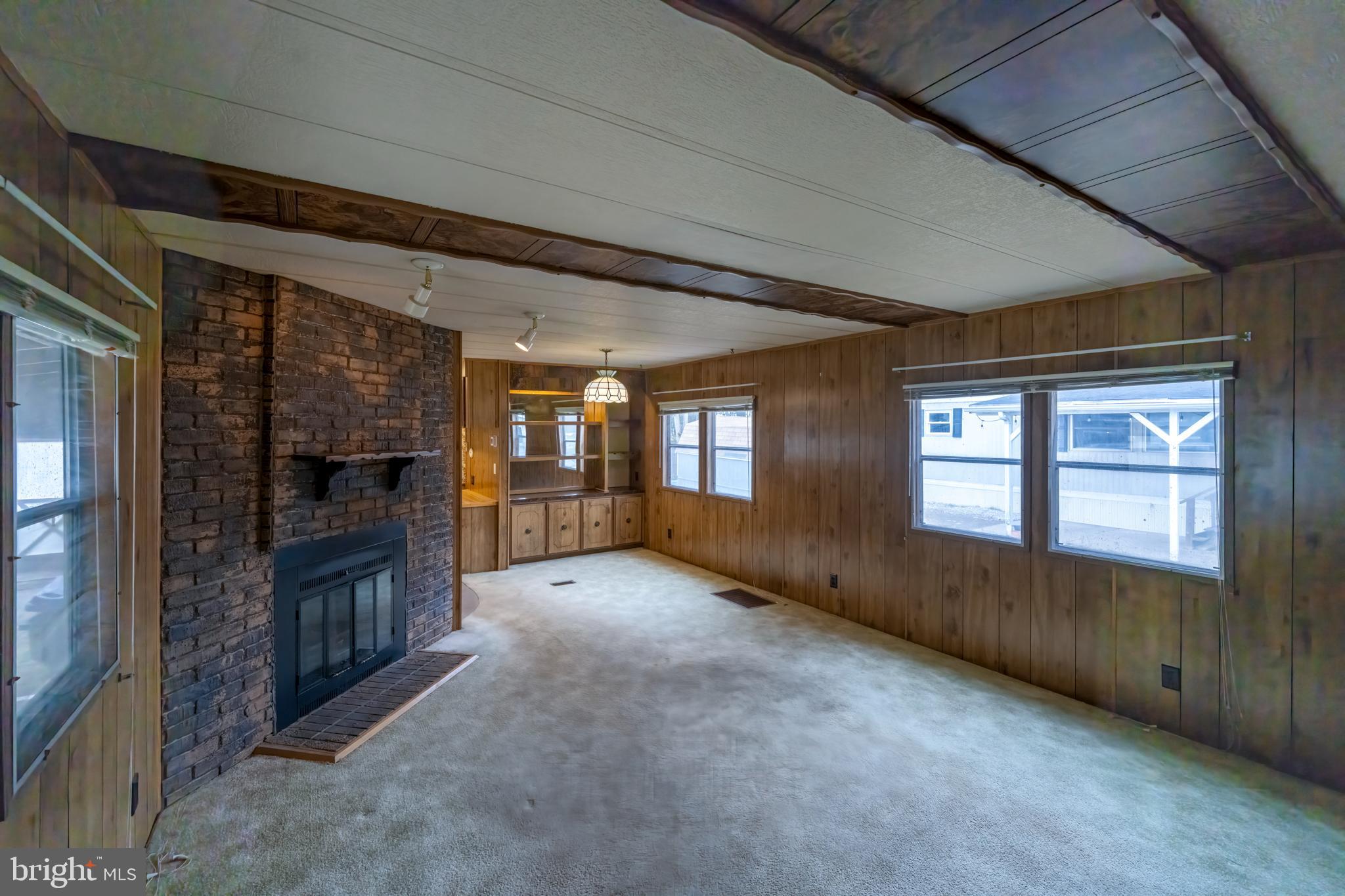 9 Oak Drive Spring City, PA 19475 - Photo 7 of 25 Living Room