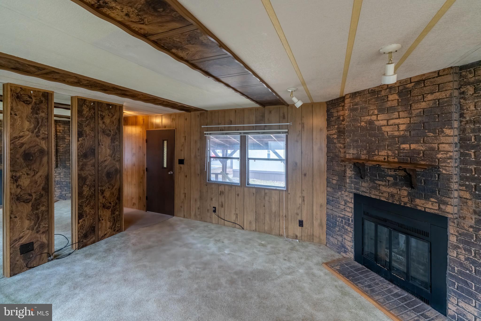 9 Oak Drive Spring City, PA 19475 - Photo 9 of 25 Living Room