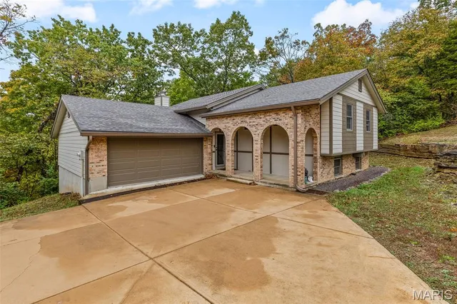 $355,000 | 3600 Antonia Woods Drive, Imperial, MO 63052