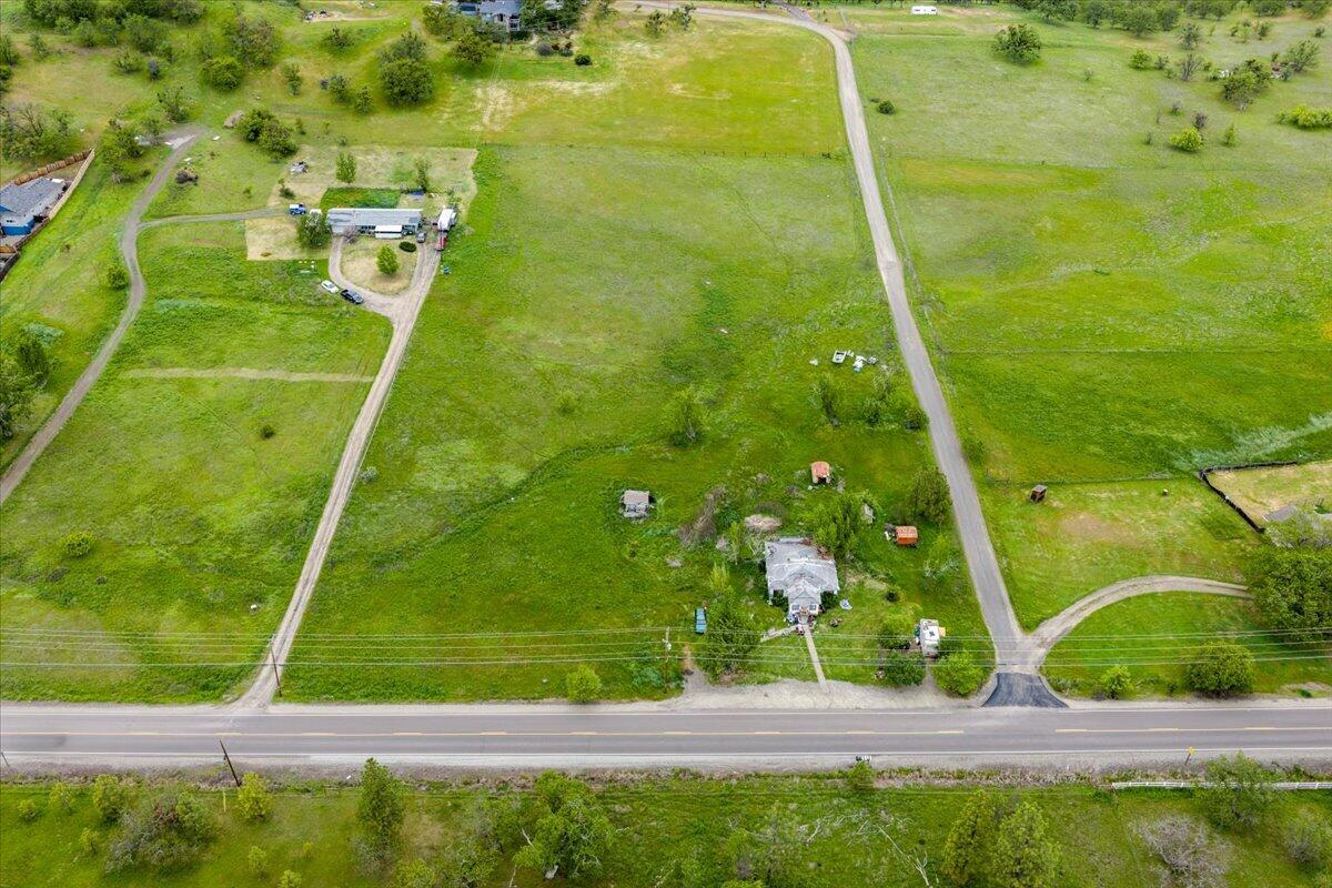 963 Stevens Road Eagle Point, OR 97524 - Photo 7 of 13 07-DJI_20260420151703_0023_D