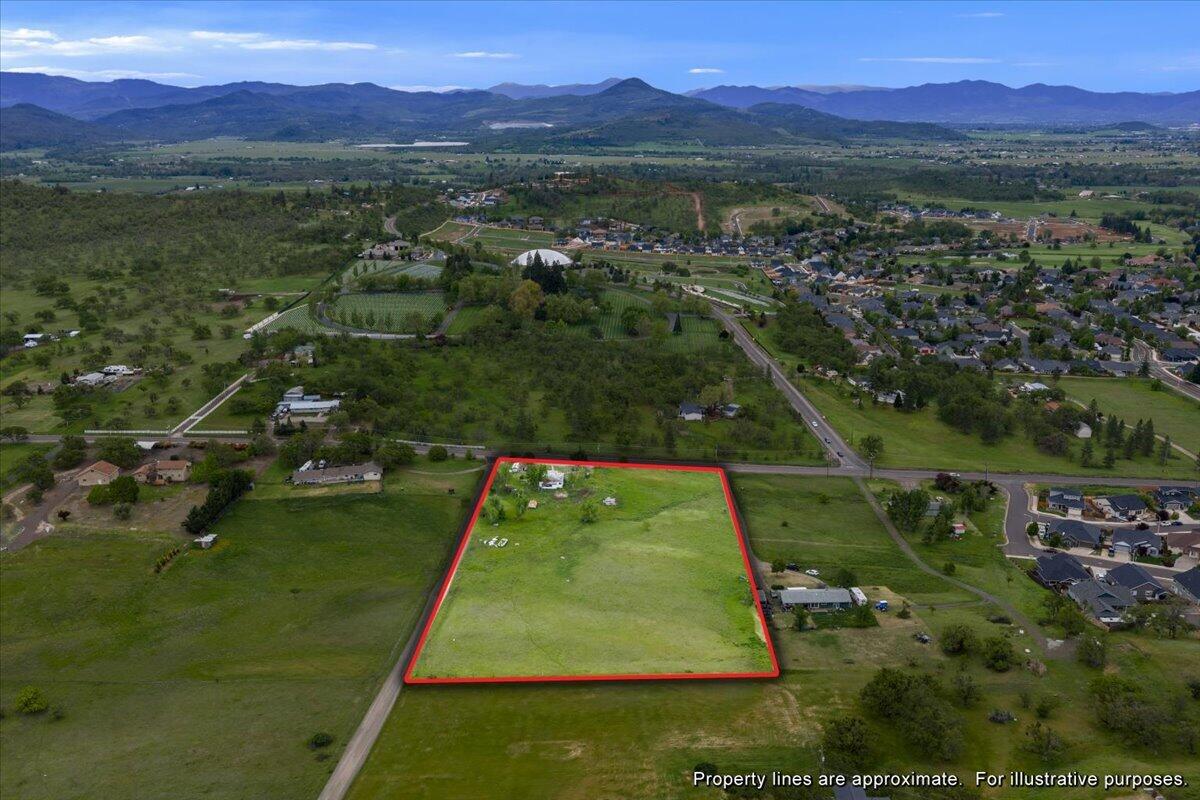 963 Stevens Road Eagle Point, OR 97524 - Photo 8 of 13 08-DJI_20260420151750_0024_D - LINES