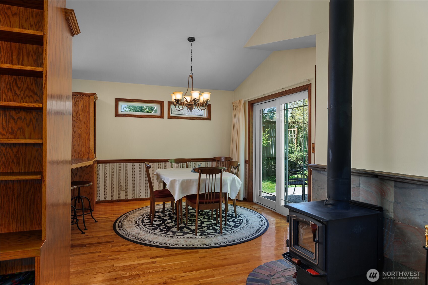 5629 Sleater Kinney Road Northeast Olympia, WA 98506 - Photo 14 of 32 a view of a livingroom with furniture and window