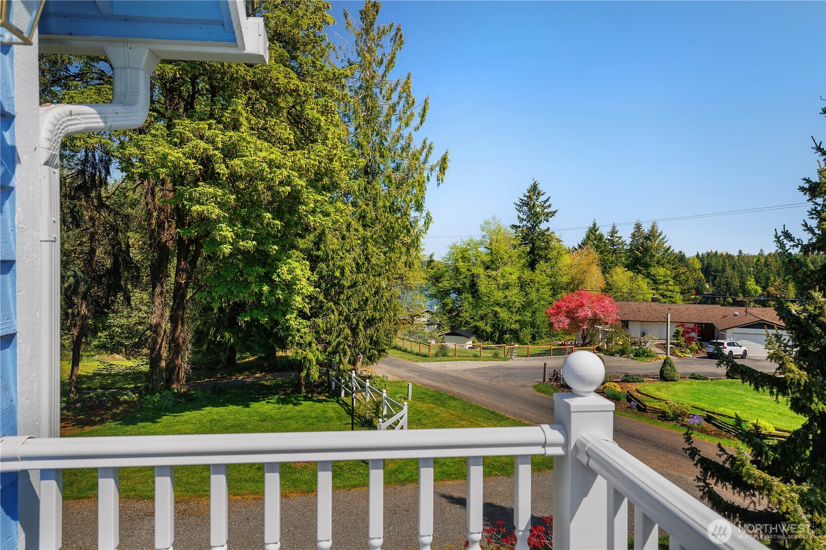 5629 Sleater Kinney Road Northeast Olympia, WA 98506 - Photo 4 of 32 a view of a chairs and table on the wooden floor