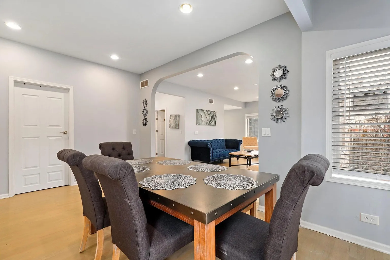 520 Veterans Parkway Addison, IL 60101 - Photo 12 of 25