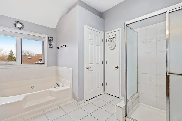 $4,500 | 520 Veterans Parkway, Addison, IL 60101