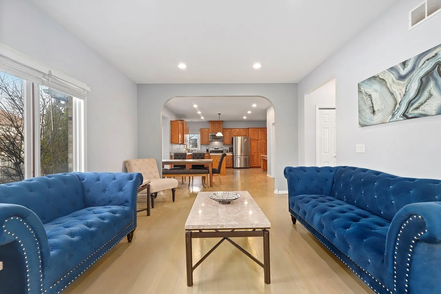 520 Veterans Parkway Addison, IL 60101 - Photo 5 of 25