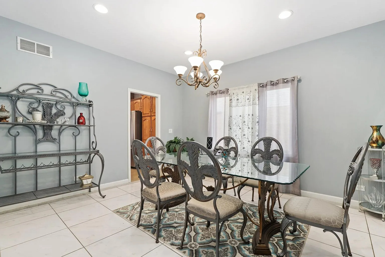 520 Veterans Parkway Addison, IL 60101 - Photo 7 of 25