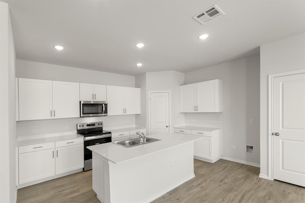 1715 Riverside Trail Blue Ridge, TX 75424 - Photo 4 of 27 09. 1715 Riverside - Kitchen (2)