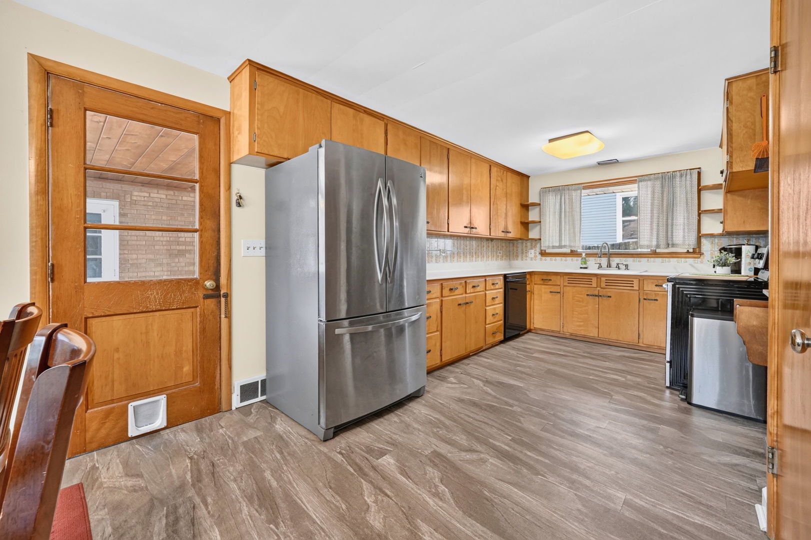 649 North Spring Street Elgin, IL 60120 - Photo 11 of 41 Gallery Image 11