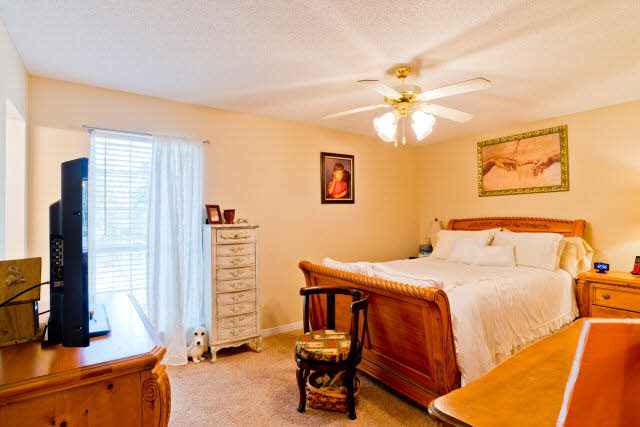 402 Oakleigh Circle Foley, AL 36535 - Photo 4 of 17