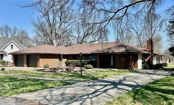 $264,900 | 212 North Grant Street, Erie, KS 66733
