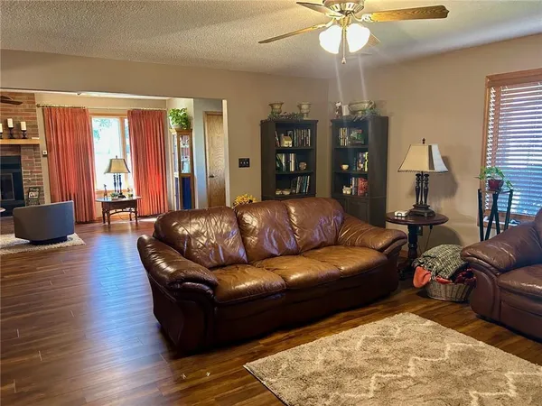 $264,900 | 212 North Grant Street, Erie, KS 66733