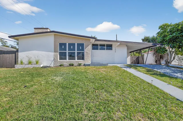 $509,999 | 1426 Hillcrest Drive, Lake Worth Beach, FL 33461