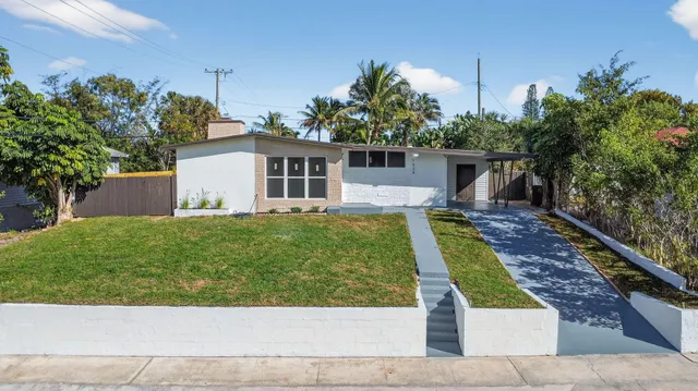 $509,999 | 1426 Hillcrest Drive, Lake Worth Beach, FL 33461