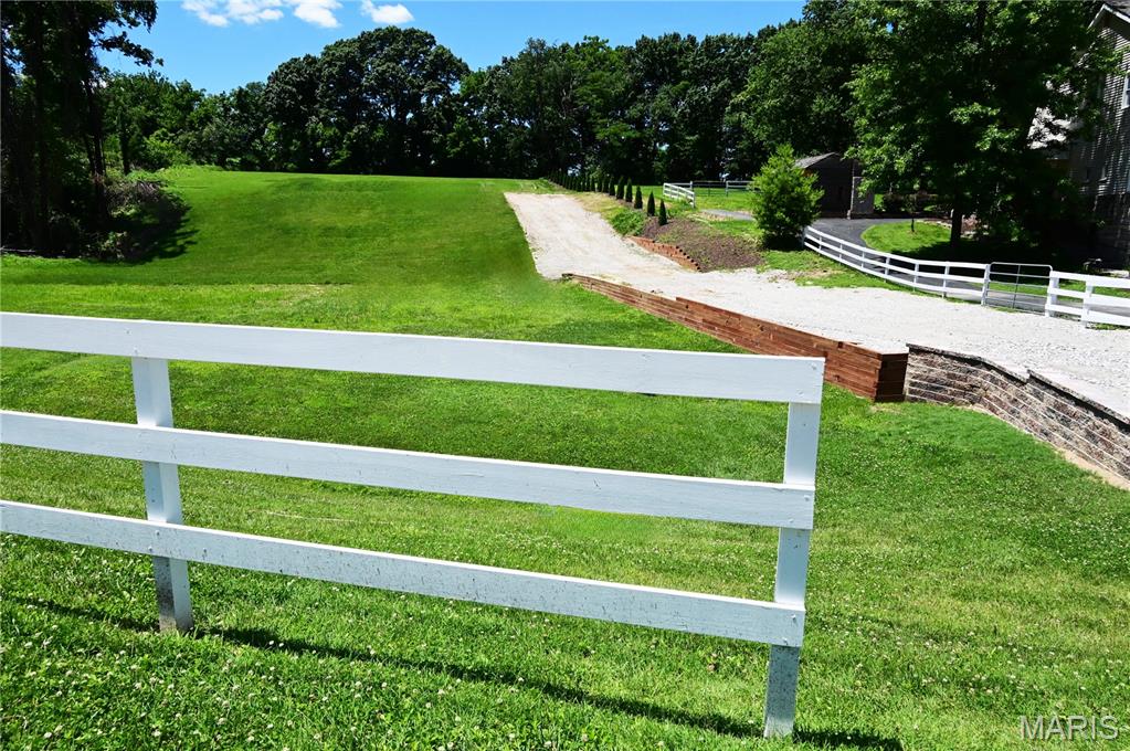 63 South Woods Mill Road Chesterfield, MO 63017 - Photo 13 of 15