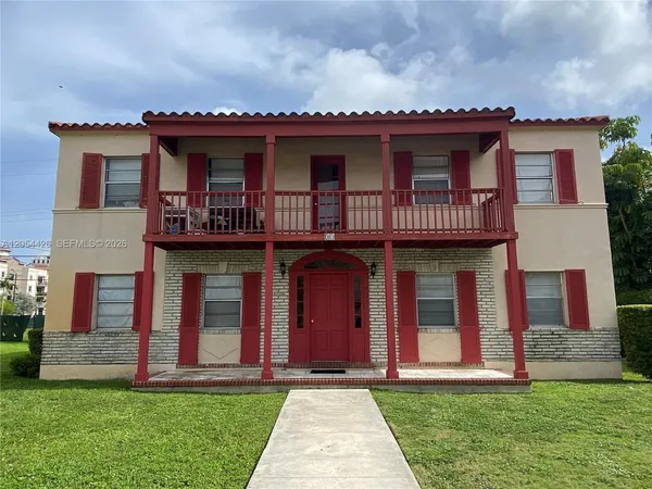 $2,295 | 33 Madeira Avenue, Unit 3, Coral Gables, FL 33134