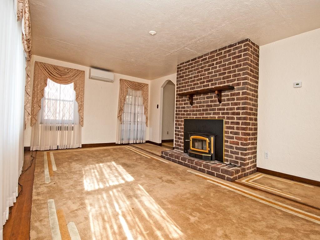 137 Spring Grove Road Penn Hills, PA 15235 - Photo 5 of 24 Gallery Image 5