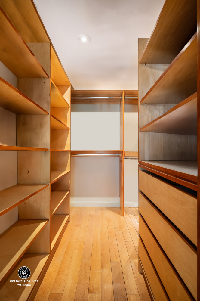 115 East 61st Street, Unit PH Manhattan, NY 10065 - Photo 9 of 12 a view of front door