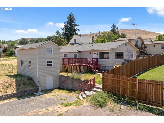$360,000 | 2318 East 13th Street, The Dalles, OR 97058