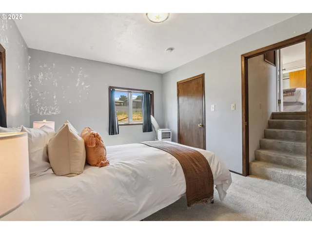 $360,000 | 2318 East 13th Street, The Dalles, OR 97058