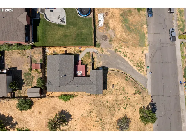 $360,000 | 2318 East 13th Street, The Dalles, OR 97058