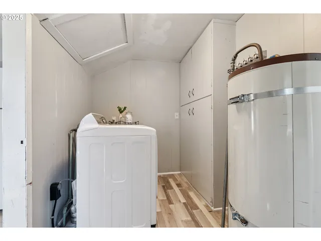 $360,000 | 2318 East 13th Street, The Dalles, OR 97058